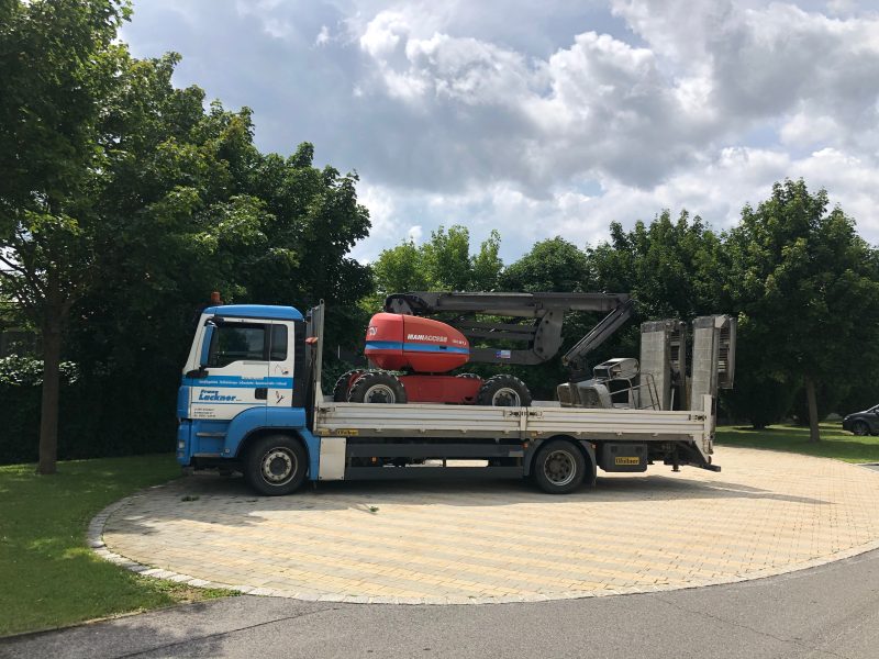 LKW 2-Achser mit Fahrer