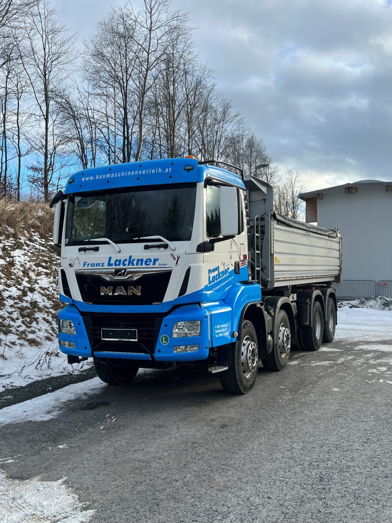 LKW 4-Achser mit Fahrer