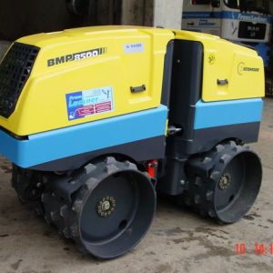 Rüttelwalze mit Noppen - BOMAG BMP 8500