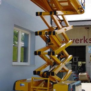 Scherenarbeitsbühne elektrisch