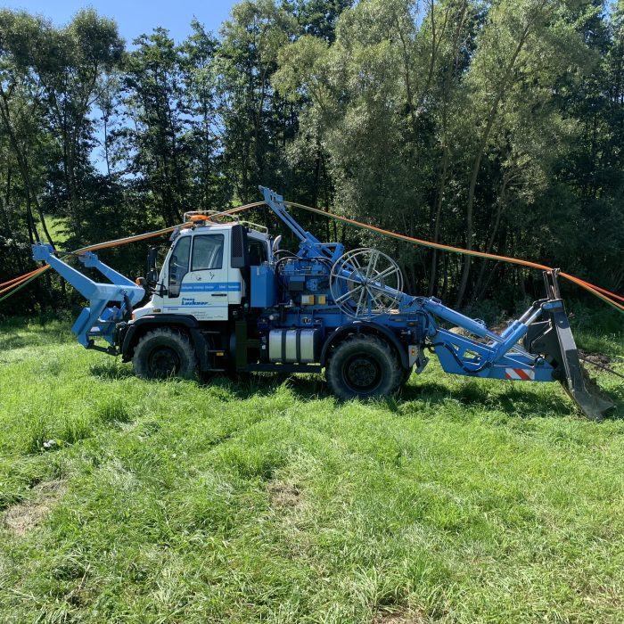 UNIMOG mit Fahrer